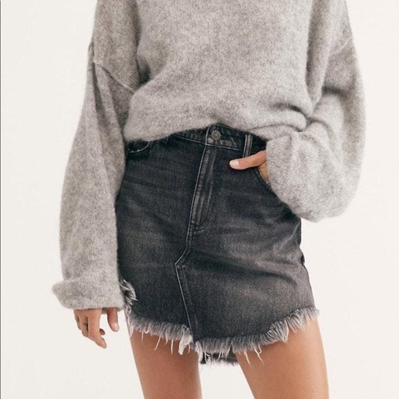 Free People Dresses & Skirts - NEW! FREE PEOPLE Bailey Mini Denim Skirt